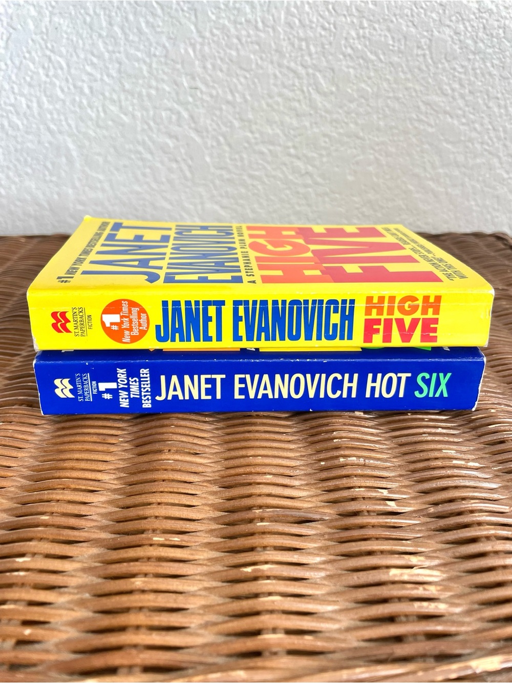 Stephanie Plum Novels: High Five and Hot Six